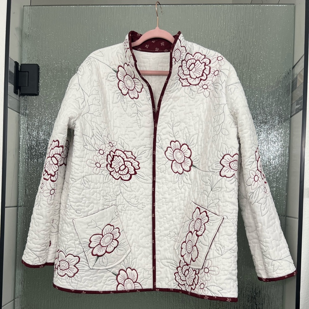 Elegant Floral Women's Quilted Jacket - White and Red